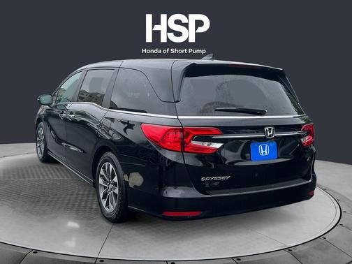 Crystal Black Pearl 2024 Honda Odyssey EX-L