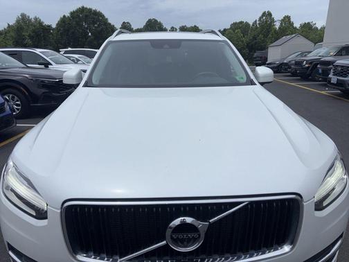 Crystal White 2018 Volvo XC90 T5 Momentum