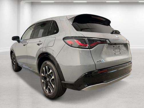 Urban Gray Pearl 2027 Honda HR-V EX-L