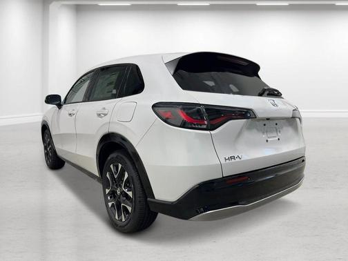 Platinum White Pearl 2027 Honda HR-V EX-L
