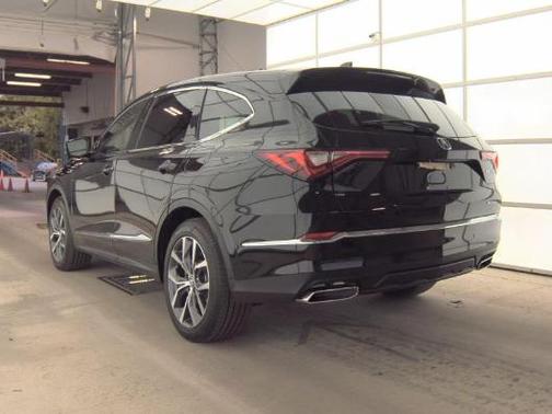 Majestic Black Pearl 2023 Acura MDX Technology