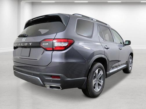 Modern Steel Metallic 2026 Honda Pilot EX-L