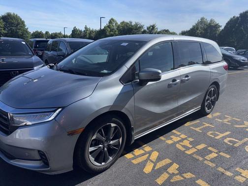 Lunar Silver Metallic 2023 Honda Odyssey Elite
