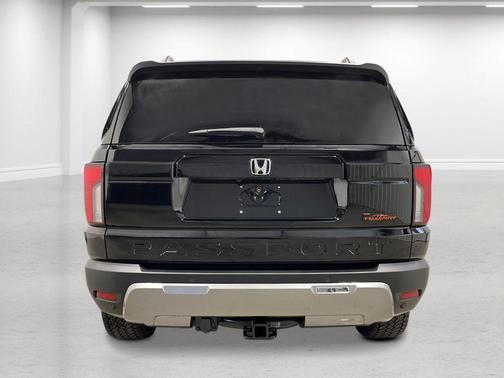 Crystal Black Pearl 2026 Honda Passport TrailSport Elite