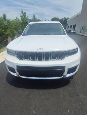 Bright White Clearcoat 2023 Jeep Grand Cherokee L Limited