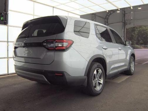 Lunar Silver Metallic 2025 Honda Pilot EX-L