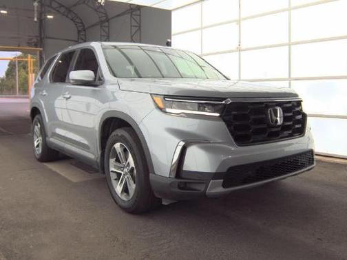 Lunar Silver Metallic 2025 Honda Pilot EX-L