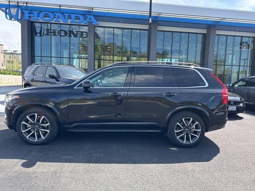 Onyx Black Metallic 2019 Volvo XC90 T6 Momentum