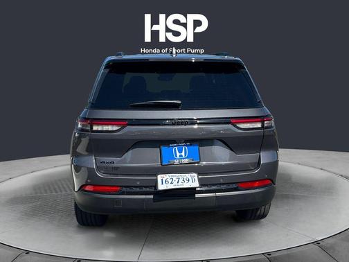 Metallic 2023 Jeep Grand Cherokee Altitude