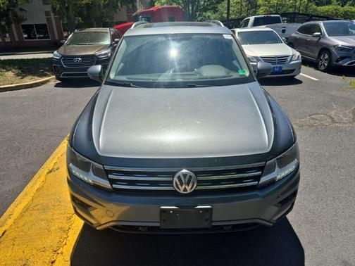Platinum Gray Metallic 2019 Volkswagen Tiguan 2.0T SEL