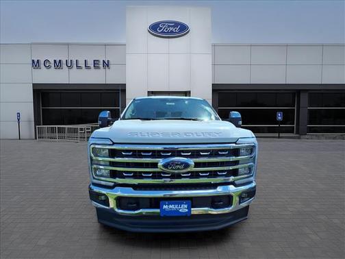 Star White 2026 Ford F-350 Lariat Super Duty