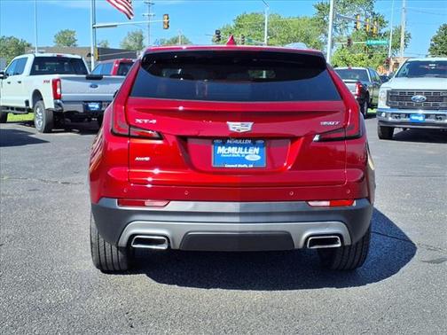 2022 Cadillac XT4 Premium Luxury
