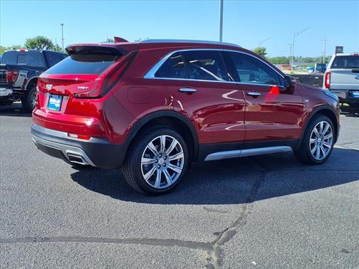 2022 Cadillac XT4 Premium Luxury