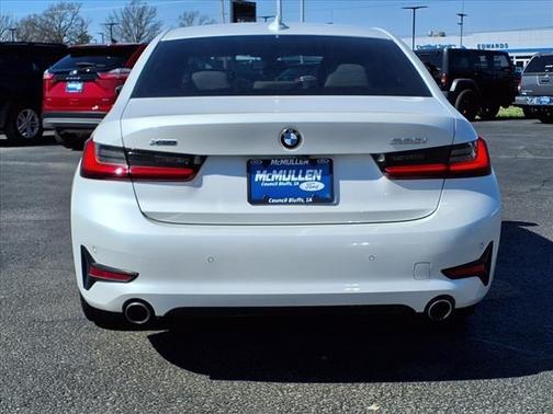 2022 BMW 330 i xDrive