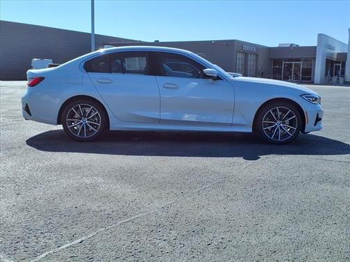 2022 BMW 330 i xDrive