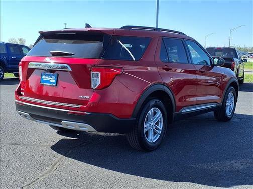 Rapid Red Metallic Tinted Clearcoat 2024 Ford Explorer XLT