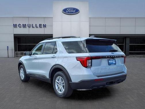 Space White Metallic 2026 Ford Explorer Active