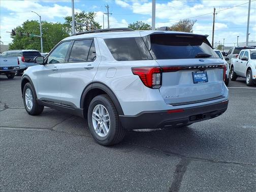 Space White Metallic 2026 Ford Explorer Active