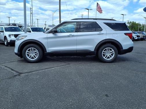 Space White Metallic 2026 Ford Explorer Active