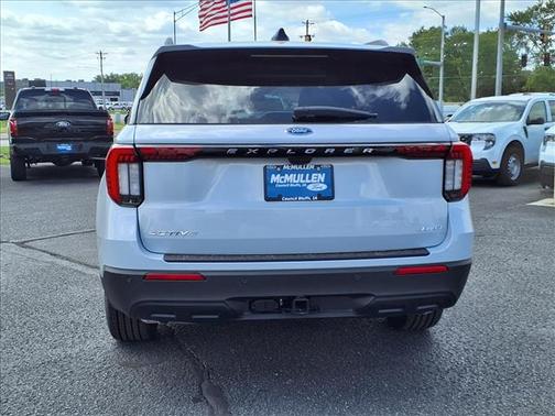 Space White Metallic 2026 Ford Explorer Active
