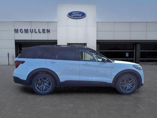 Star White 2026 Ford Explorer ST-Line