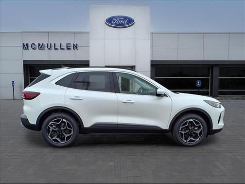 2026 Ford Escape Platinum