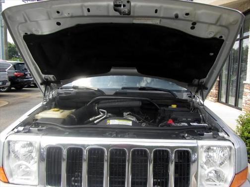 2009 Jeep Commander Sport