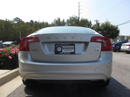 2015 Volvo S60 T5 Premier Plus