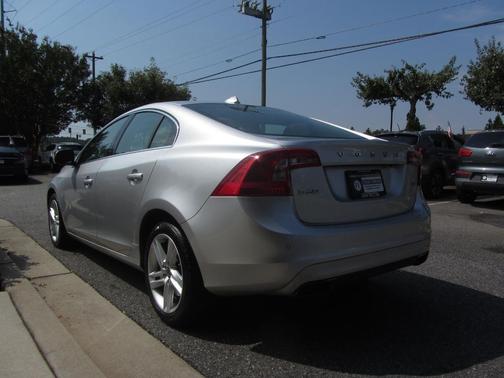 2015 Volvo S60 T5 Premier Plus