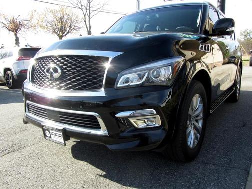 2017 INFINITI QX80 Base