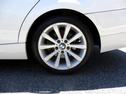 2011 BMW 328 4dr Sdn 328i RWD SULEV