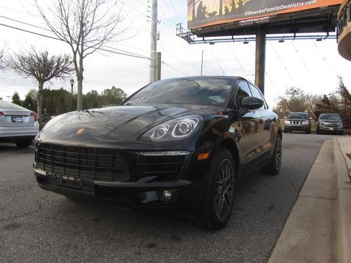 Black 2018 Porsche Macan Macan