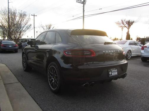 2018 Porsche Macan Sport Edition