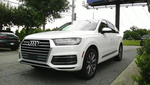 White 2019 Audi Q7 45 Premium Plus
