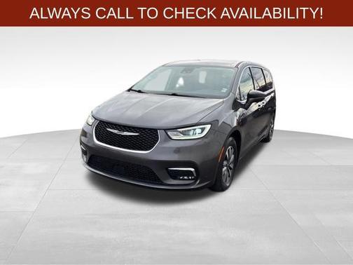 2022 Chrysler Pacifica Hybrid Touring L