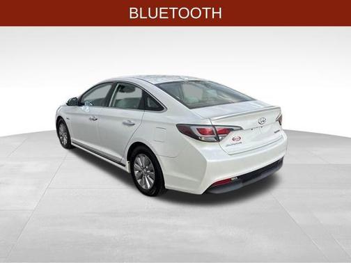 2017 Hyundai SONATA Hybrid SE