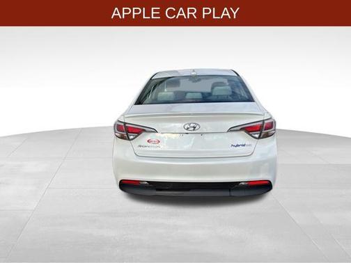 2017 Hyundai SONATA Hybrid SE