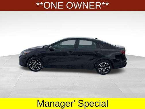 Aurora Black 2024 Kia Forte LXS
