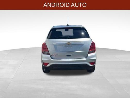 Silver Ice Metallic 2022 Chevrolet Trax LS
