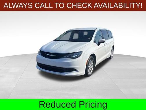 Bright White Clearcoat 2023 Chrysler Voyager LX