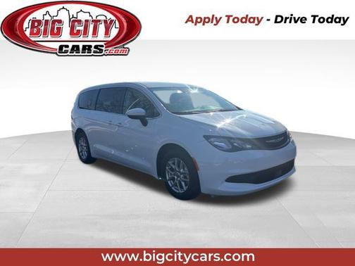 2023 Chrysler Voyager LX