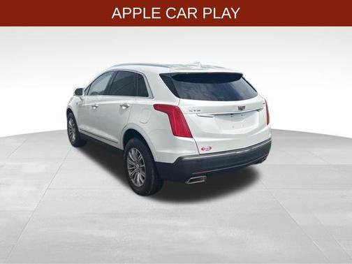 Crystal White Tricoat 2017 Cadillac XT5 Luxury