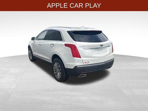 Crystal White Tricoat 2017 Cadillac XT5 Luxury
