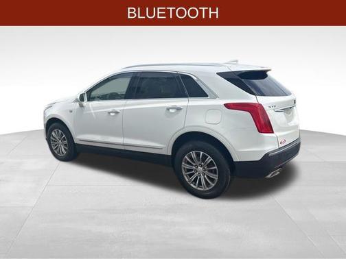 Crystal White Tricoat 2017 Cadillac XT5 Luxury
