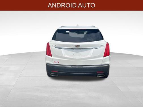 Crystal White Tricoat 2017 Cadillac XT5 Luxury