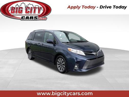 2020 Toyota Sienna XLE