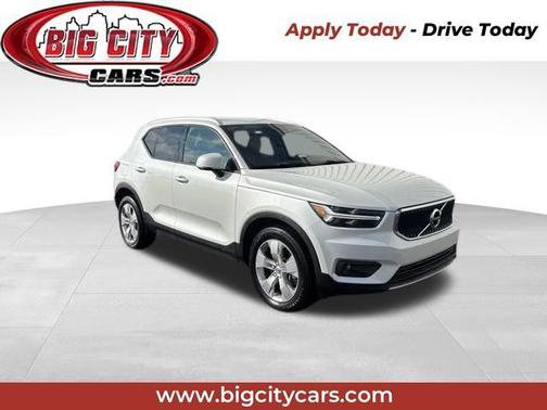 2021 Volvo XC40 T4 Momentum