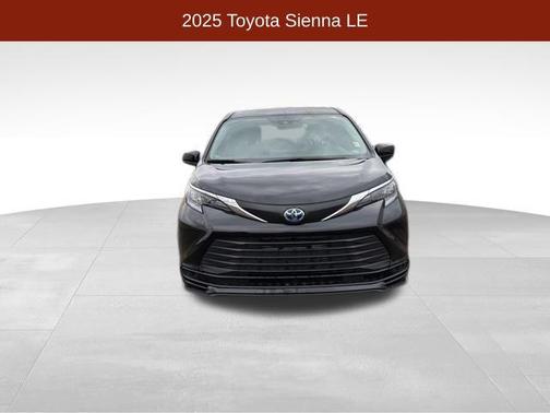 2025 Toyota Sienna LE