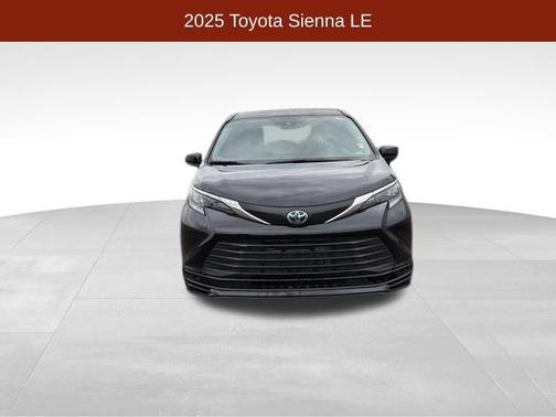 2025 Toyota Sienna LE