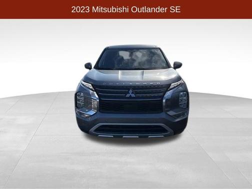 2023 Mitsubishi Outlander SE
